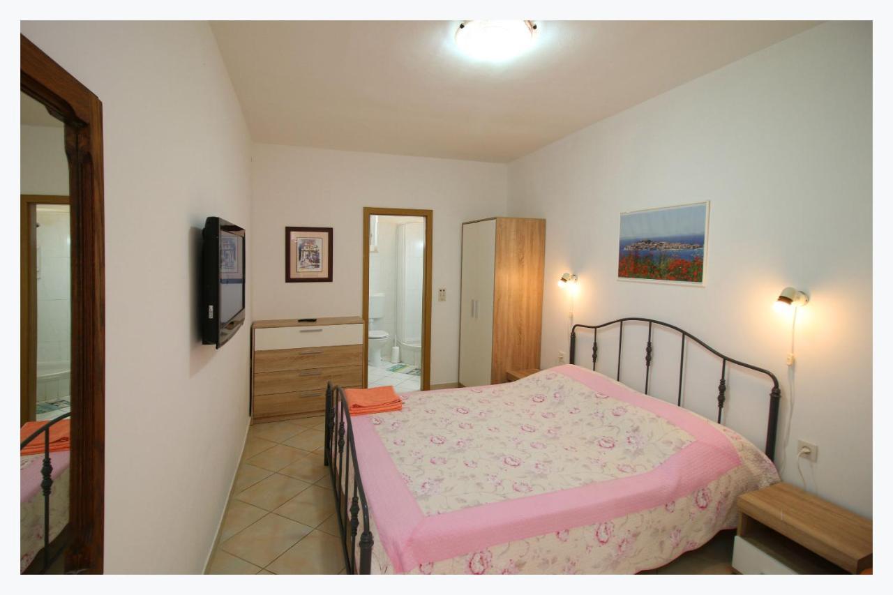 Apartments Eva Primošten Quarto foto